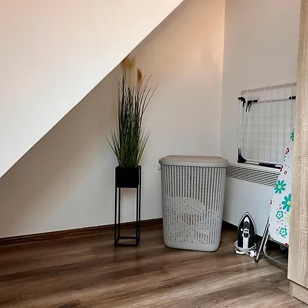 попов Apartment